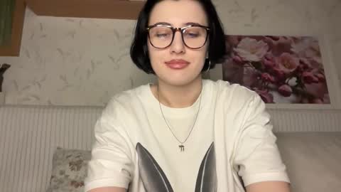 Helga online show from 10/06/25, 04:15