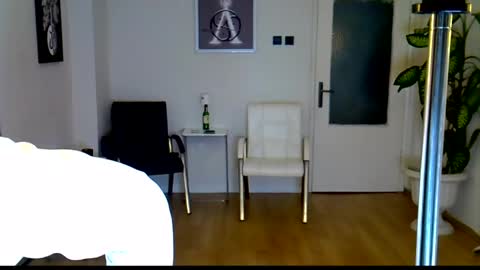 Snapshot of h_blackwood chatting on 06/02/26, 06:21 H. Blackwood online show from 06/02/26, 06:21