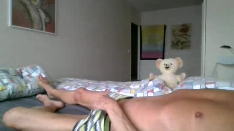 Snapshot of haarlemseboy chatting on 01/19/25, 02:17 Rob online show from 01/19/25, 02:17