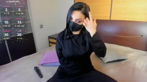 Linda online show from 10/08/25, 02:53