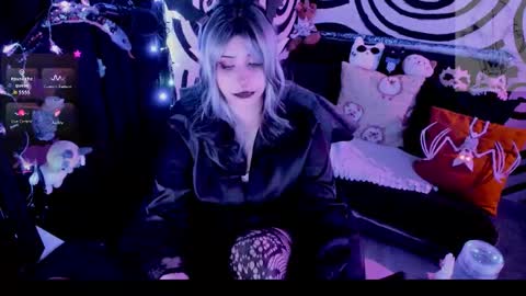 Snapshot of hachi_0880 chatting on 10/21/25, 07:42 Hachi online show from 10/21/25, 07:42