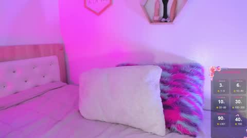 Hadid online show from 04/20/26, 08:21