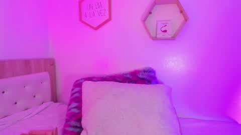 Hadid online show from 04/27/26, 08:29