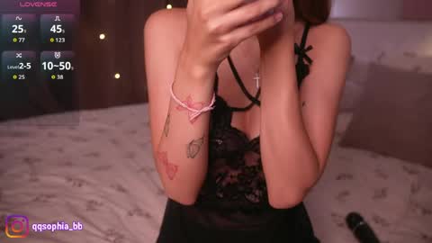 Snapshot of hadleynichols chatting on 05/07/26, 01:22 Hi Im Rebecca Glad to see you in my room PVT is open online show from 05/07/26, 01:22