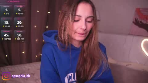 Snapshot of hadleynichols chatting on 05/15/26, 01:23 Hi Im Rebecca Glad to see you in my room PVT is open online show from 05/15/26, 01:23