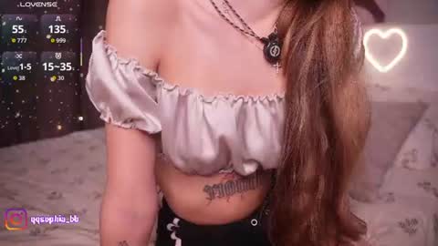 Snapshot of hadleynichols chatting on 07/17/26, 01:23 Hi Im Rebecca Glad to see you in my room PVT is open online show from 07/17/26, 01:23