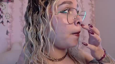 Haely online show from 04/19/26, 08:33