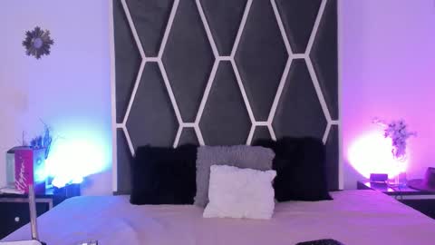 Kendal online show from 02/28/26, 04:13