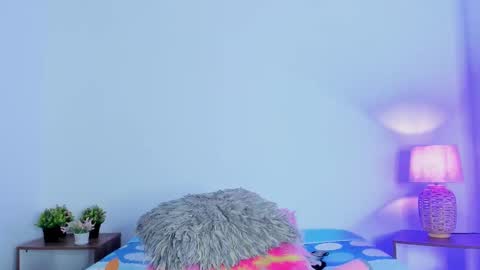 Snapshot of hailey_hadid chatting on 10/02/25, 11:34 hailey_hadid online show from 10/02/25, 11:34