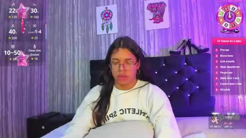 Snapshot of hailey_johnsonn chatting on 09/26/25, 12:09 hailey_johnsonn online show from 09/26/25, 12:09