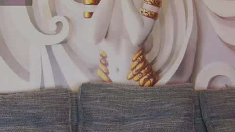 HaileyPeach online show from 10/02/25, 04:58