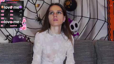 HaileyPeach online show from 11/01/25, 05:59