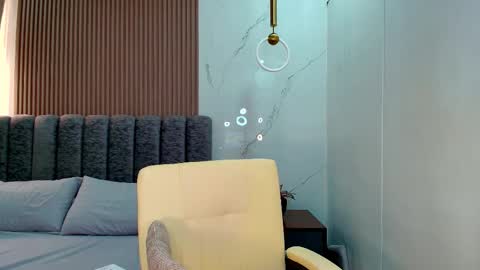 Hailey online show from 11/26/25, 01:28