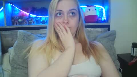 Hailey and d online show from 02/13/25, 10:33