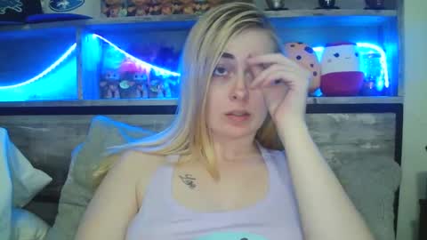 Hailey and d online show from 02/19/25, 12:03