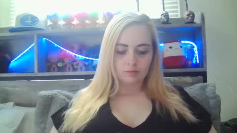 Hailey and d online show from 03/02/25, 08:07