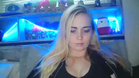 Hailey and d online show from 03/02/25, 11:09