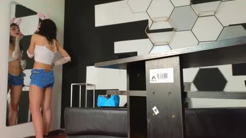 haileycat_ online show from 01/17/25, 02:18