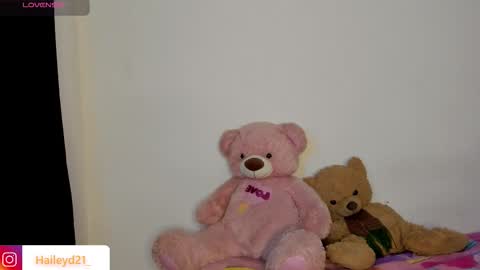 Hailey online show from 03/28/26, 12:10