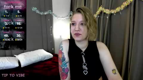 Snapshot of haileyfoxy chatting on 12/31/24, 02:08 Hailey online show from 12/31/24, 02:08