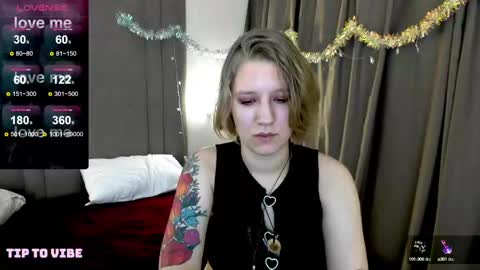Snapshot of haileyfoxy chatting on 01/05/25, 04:58 Hailey online show from 01/05/25, 04:58