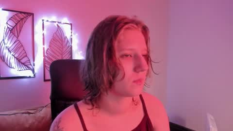 Hailey online show from 11/16/25, 09:04