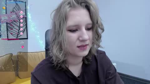 Hailey online show from 02/06/26, 12:08