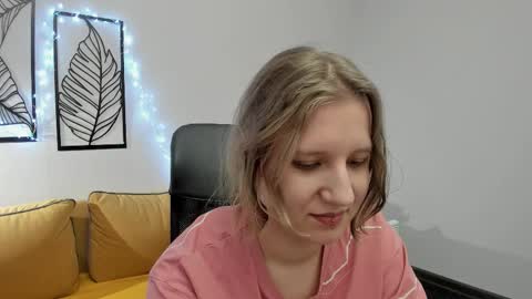 Hailey online show from 02/25/26, 12:15