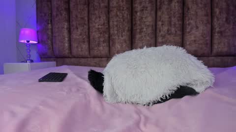 Snapshot of haileymiller1 chatting on 12/18/24, 08:09 Haileymiler online show from 12/18/24, 08:09