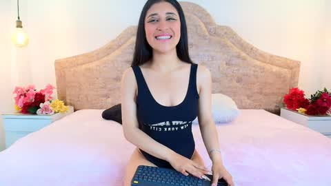 Snapshot of haileymiller1 chatting on 12/30/24, 04:09 Haileymiler online show from 12/30/24, 04:09