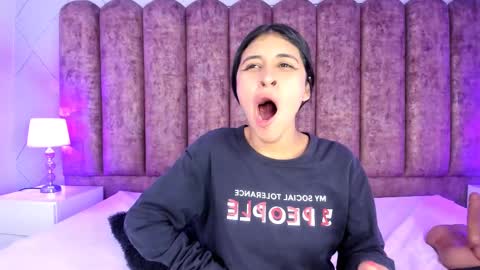 Snapshot of haileymiller1 chatting on 02/14/25, 10:07 Haileymiler online show from 02/14/25, 10:07