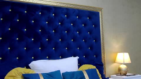 Hailey online show from 01/10/25, 04:33