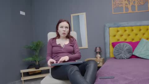 Hailey online show from 01/24/25, 04:27