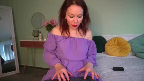 Hailey online show from 03/10/25, 07:53