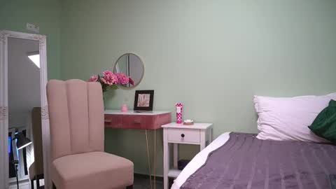 Hailey online show from 09/15/25, 03:50