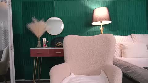 Hailey online show from 11/27/25, 04:36