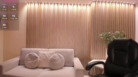 Hailey online show from 06/24/26, 01:48