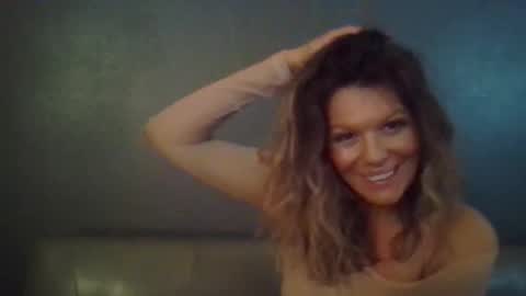 Hailey online show from 12/13/25, 10:04