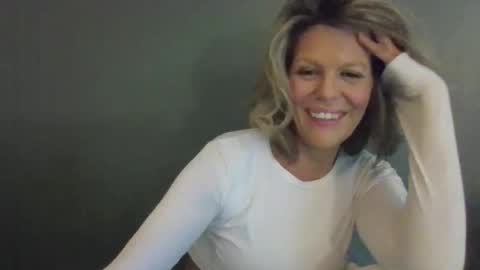 Hailey online show from 04/18/26, 07:07