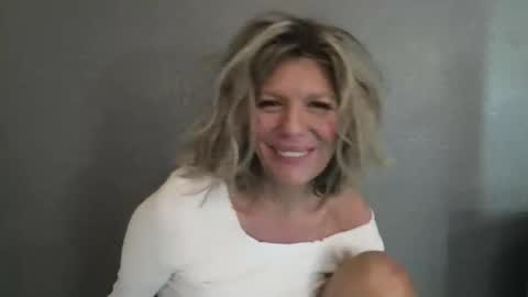 Hailey online show from 04/19/26, 06:10