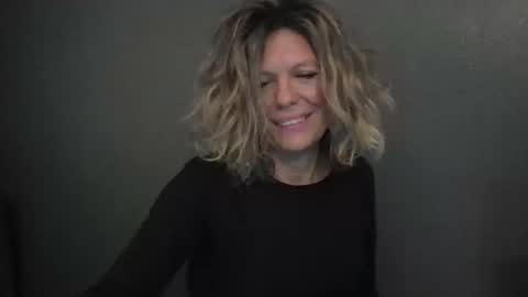 Hailey online show from 04/27/26, 05:55