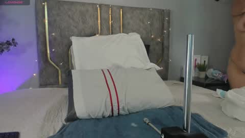 haileystonei online show from 09/11/25, 11:32