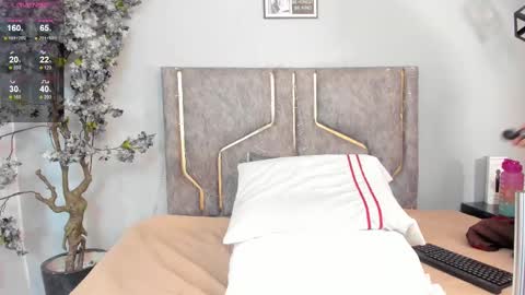 haileystonei online show from 09/21/25, 11:45