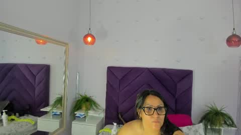 haileystonei online show from 07/18/26, 11:47