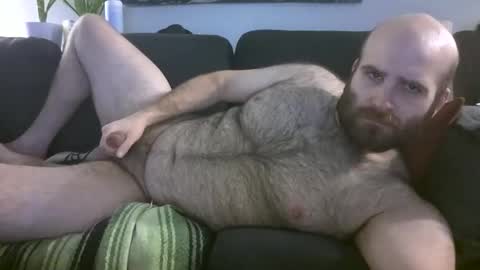 Snapshot of hairiestbear chatting on 03/27/26, 06:19 Hairiest Bear online show from 03/27/26, 06:19