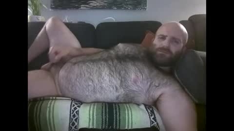 Snapshot of hairiestbear chatting on 05/30/26, 03:14 Hairiest Bear online show from 05/30/26, 03:14