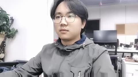 Snapshot of hairycol66 chatting on 11/28/25, 02:53 hairycol66 online show from 11/28/25, 02:53