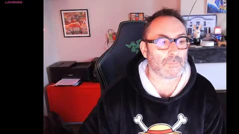 Snapshot of hairyfred73 chatting on 12/26/24, 08:18 hairyfred73 online show from 12/26/24, 08:18