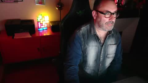 Snapshot of hairyfred73 chatting on 03/02/25, 06:05 hairyfred73 online show from 03/02/25, 06:05