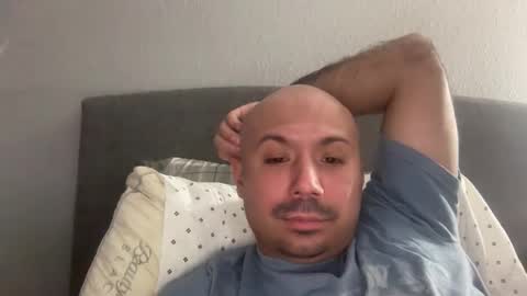 Snapshot of hairyman30000 chatting on 11/16/25, 10:26 hairyman30000 online show from 11/16/25, 10:26